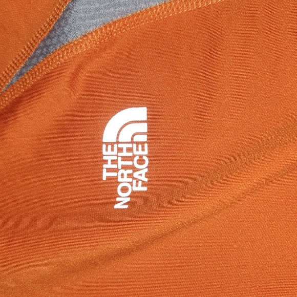The North Face 1/4 Zip - Large - Picture 4 of 9